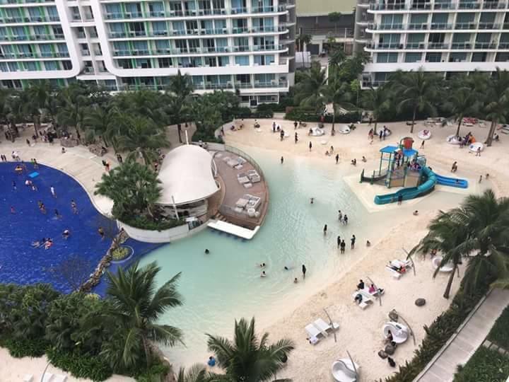 Azure Urban Resort Res. Paranaque City Exterior photo