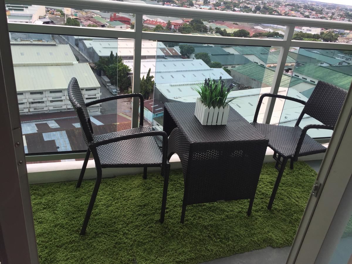 Azure Urban Resort Res. Paranaque City Exterior photo