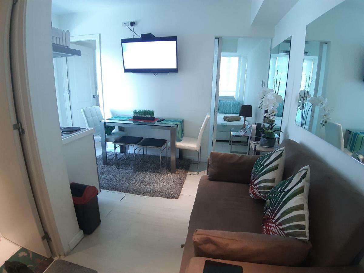 Azure Urban Resort Res. Paranaque City Exterior photo